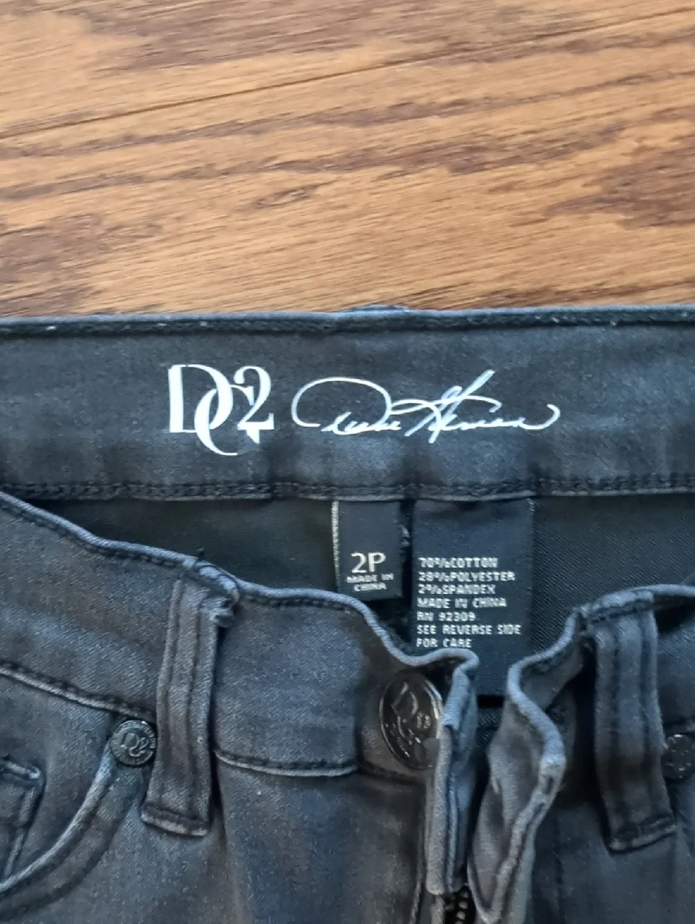 Embroidered Pants - Picture 3 of 6